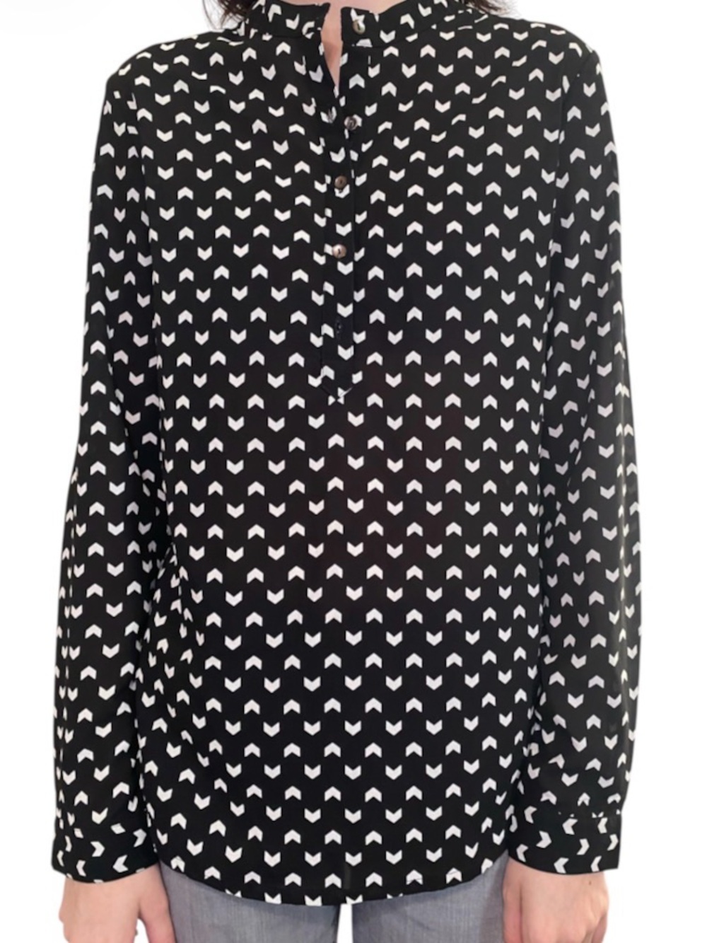 Black and White geometric -Print Long-Sleeve button Detail Blouse size xs